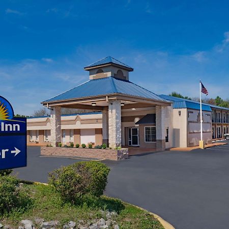 Days Inn By Wyndham Кууквил Екстериор снимка
