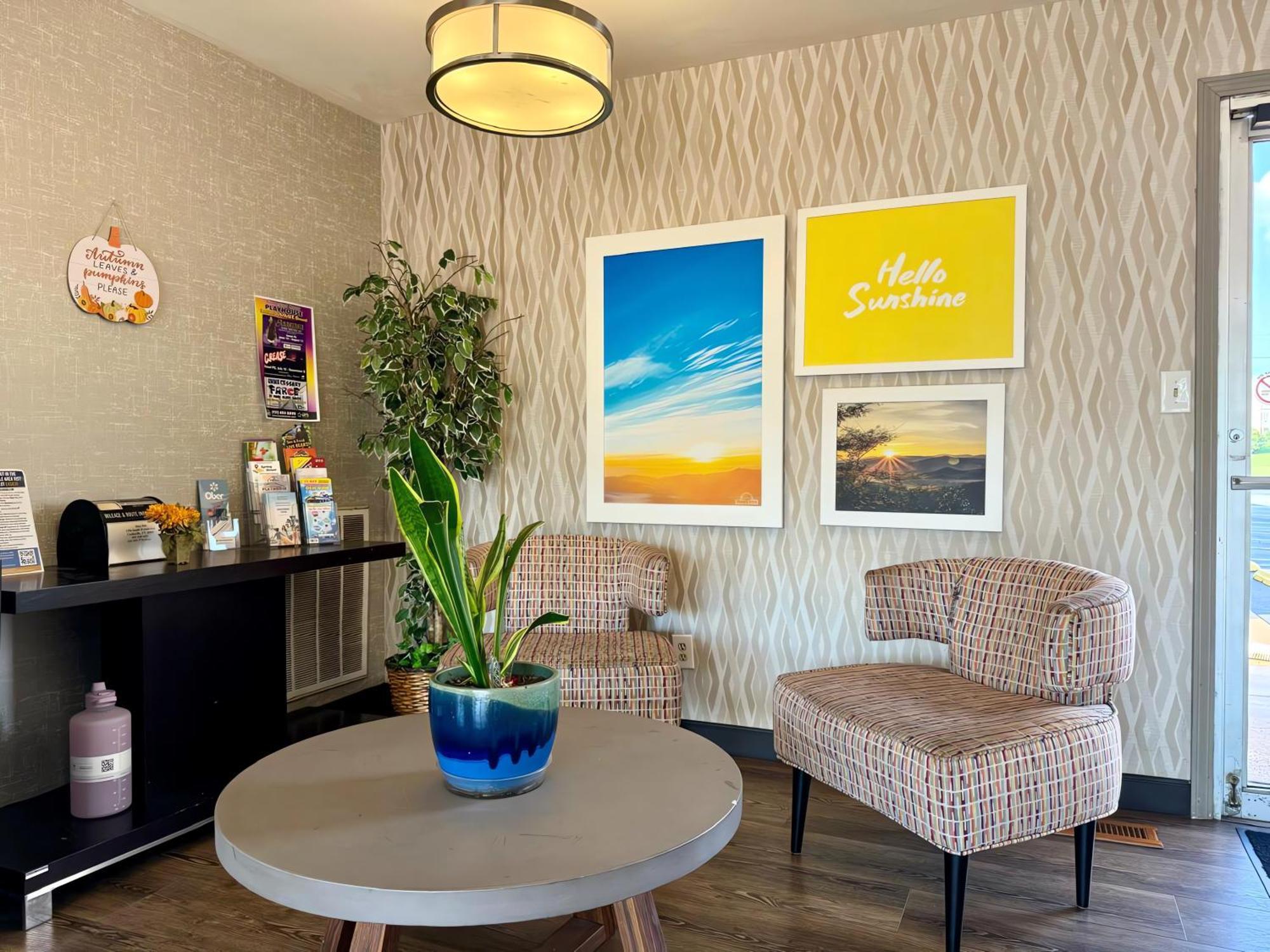 Days Inn By Wyndham Кууквил Екстериор снимка